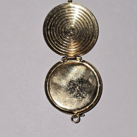 Victorian Painted Locket! - Picture 5 of 5